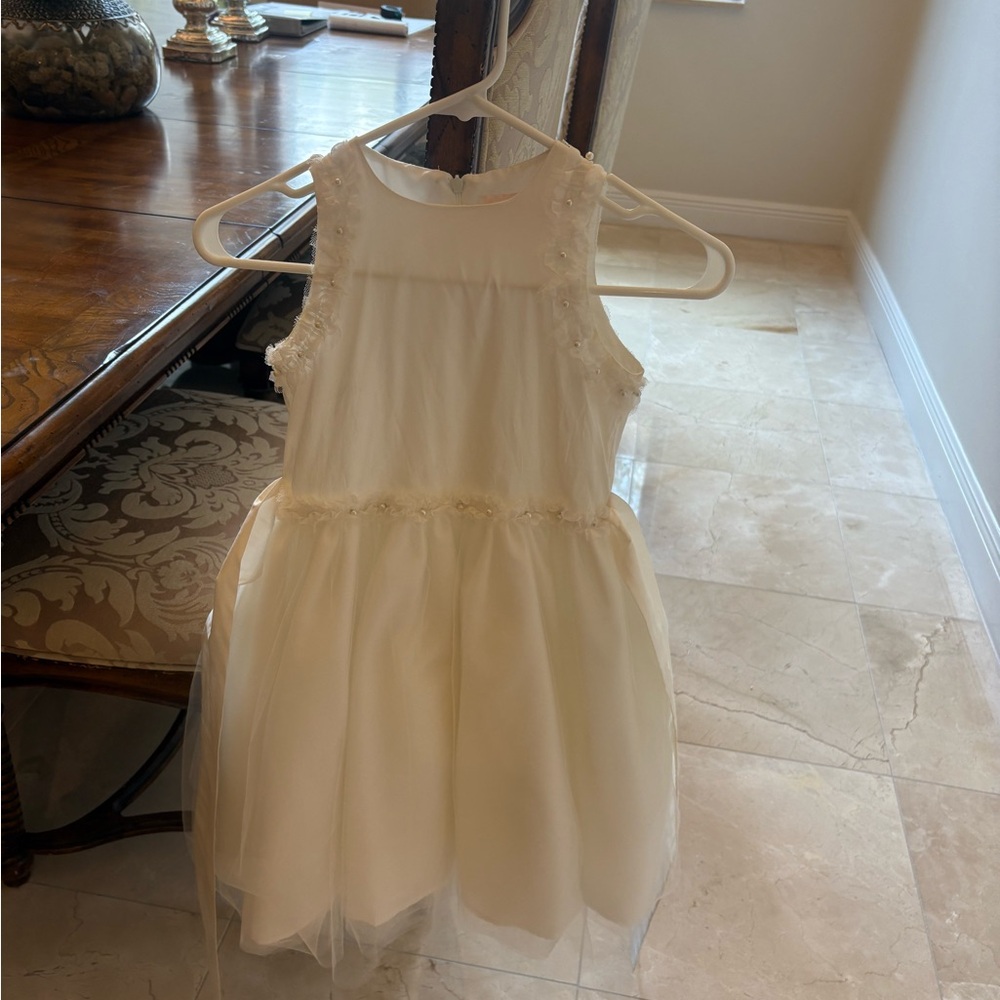 Elegant Cream Sleeveless Dress